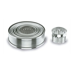 Boite 9 découpoires ronds cannelés en inox