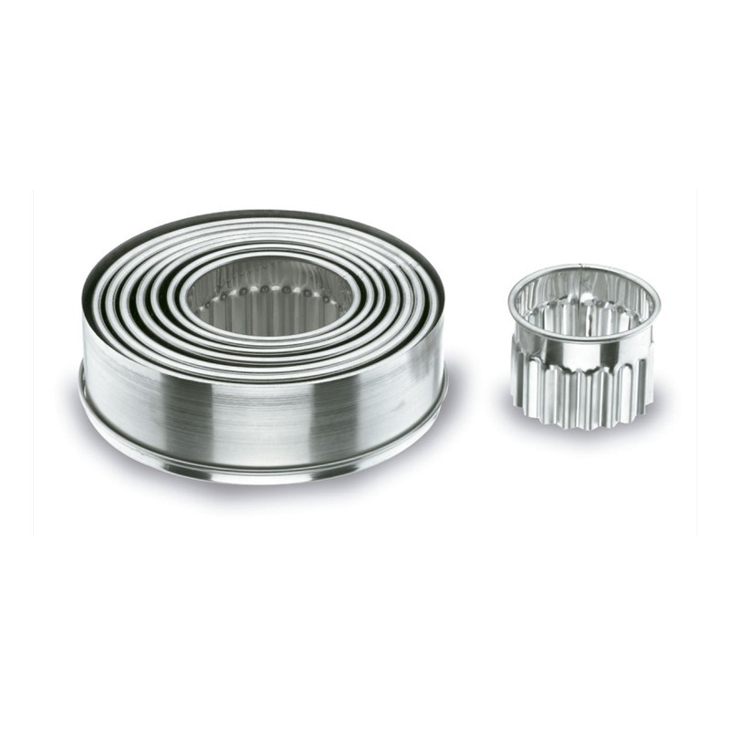 Boite 9 découpoires ronds cannelés en inox