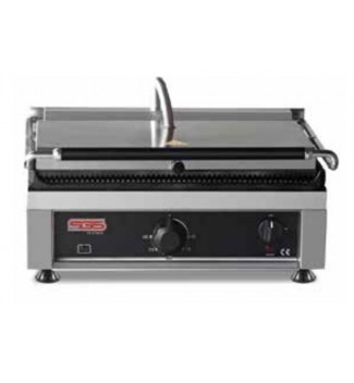 MACHINE A PANINI