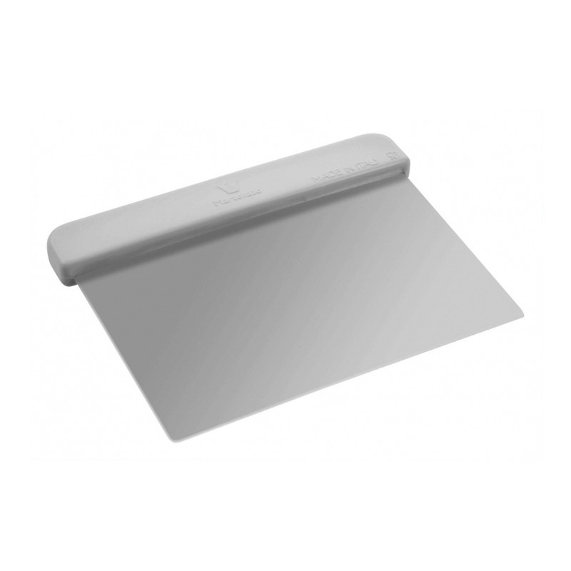Coupe pâte lame en inox manche plastique 135x105mm