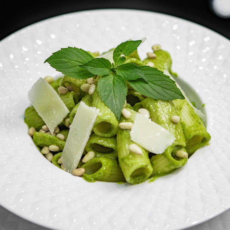 Rigatoni Pesto avec Chef Sarra Ennouri Rigatoni Pesto avec Chef Sarra Ennouri